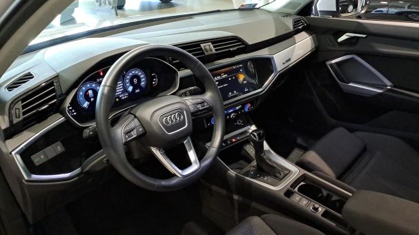 Audi Q3 35 TFSI S tronic 110 kW image number 9