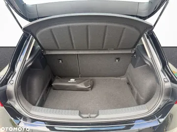 Car image 35