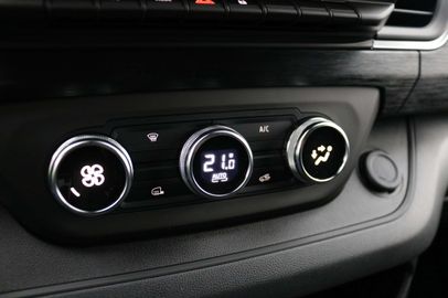 Car image 33