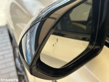 Car image 38