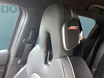 Car image 29