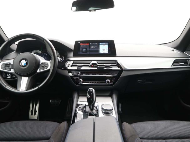 BMW 520i Touring 135 kW image number 13