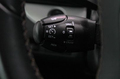 Car image 37