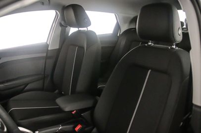 Car image 31