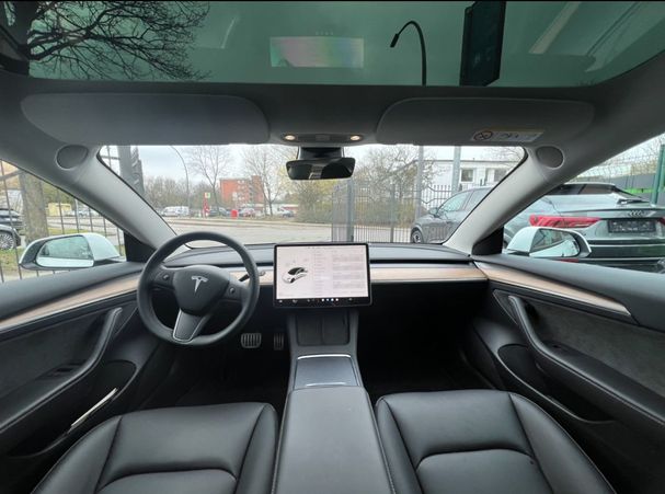 Tesla Model 3 Performance AWD 358 kW image number 13