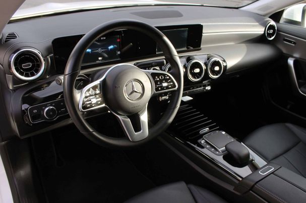 Mercedes-Benz CLA 250 Shooting Brake e Shooting Brake 160 kW image number 7