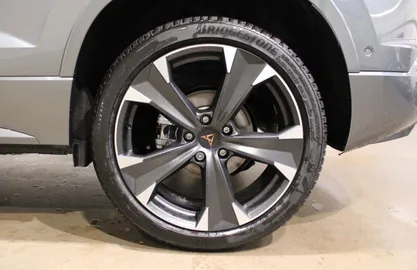Car image 18