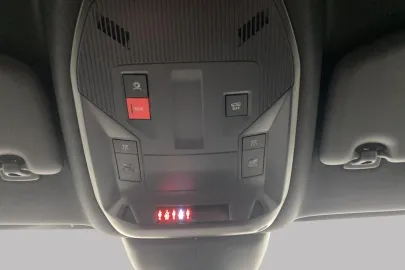 Car image 37