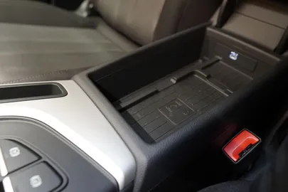 Car image 41
