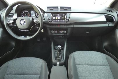 Car image 10