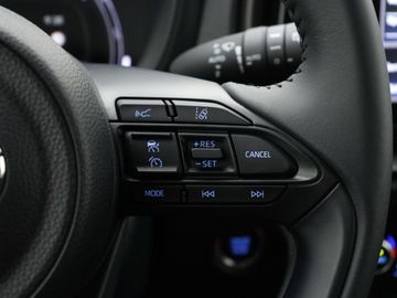 Car image 24