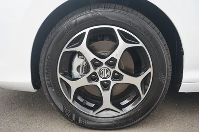 Car image 28