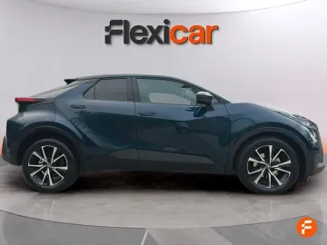 Car image 3