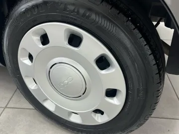 Car image 29