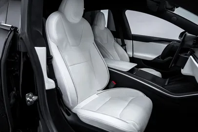 Car image 27