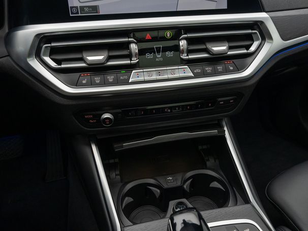 BMW 330d Touring M Sport xDrive 210 kW image number 33