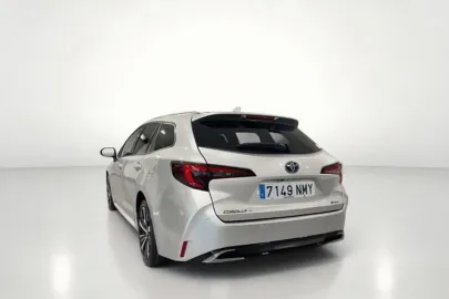 Car image 3