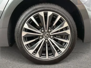 Car image 29