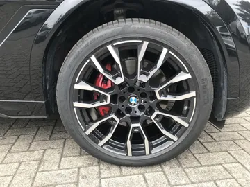 Car image 33