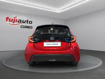 Car image 4