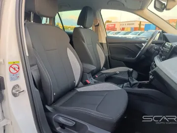 Car image 30
