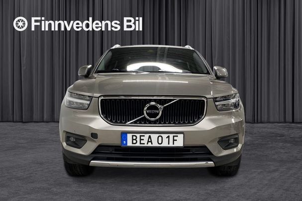 Volvo XC40 T2 Momentum 95 kW image number 2