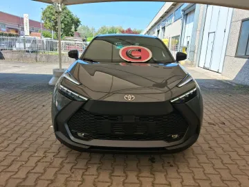 Car image 3