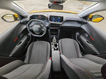 Car image 9