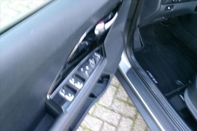 Car image 29