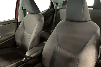 Car image 26