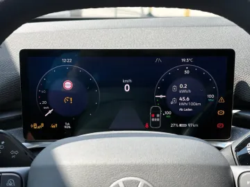 Car image 32