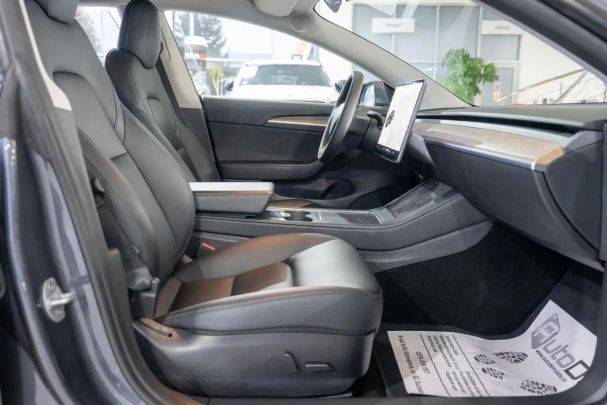 Tesla Model 3 70 225 kW image number 17