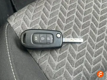 Car image 27