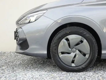 Car image 25