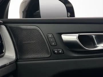 Car image 38