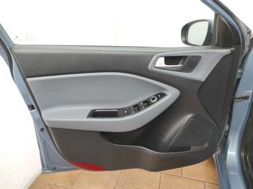 Car image 37