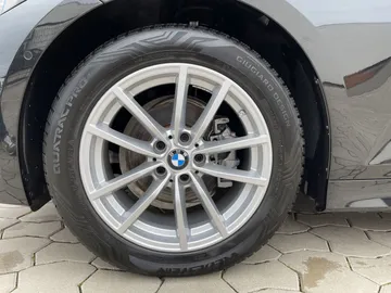 Car image 33