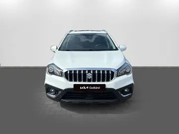 Car image 3