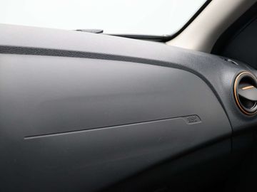 Car image 33