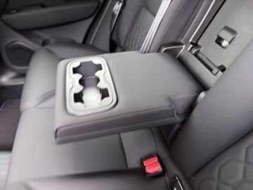 Car image 44