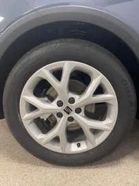 Car image 25