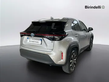 Car image 3