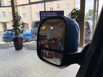 Car image 47