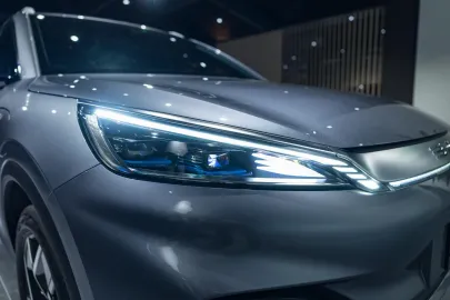 Car image 4