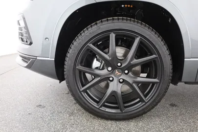 Car image 35