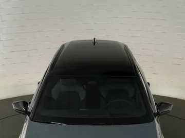Car image 34
