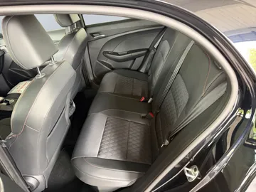 Car image 25