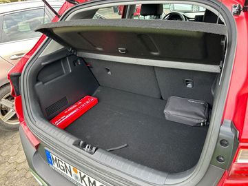 Car image 11