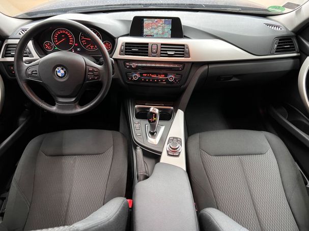 BMW 320i 135 kW image number 15