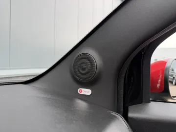 Car image 29
